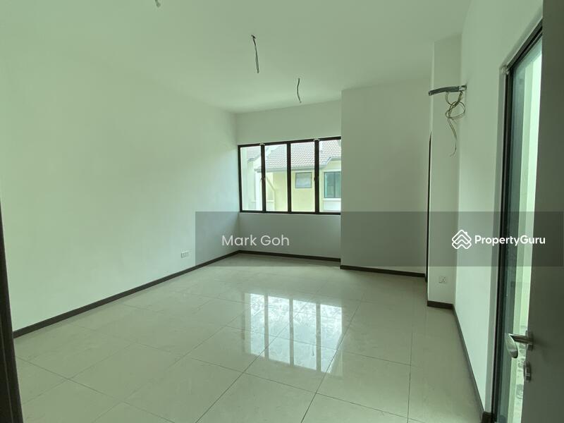 Rumah Teres 3 Tingkat untuk Dijual di Bandar Bayan Bahru (Bayan Lepas) - Mark Goh - Living Room - PropertyGuru.com.my
