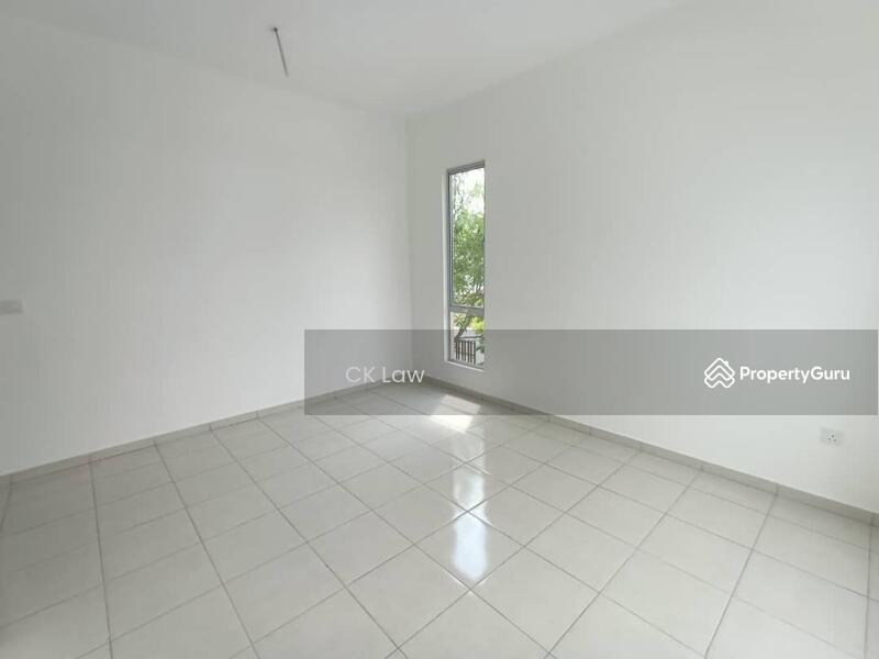 Rumah Teres 2-Tingkat untuk Dijual di Setia Ecohill (Semenyih) - CK Law - Living Room - PropertyGuru.com.my
