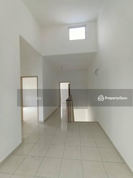 Rumah Teres 2-Tingkat untuk Dijual di Setia Ecohill (Semenyih) - CK Law - Hallway - PropertyGuru.com.my