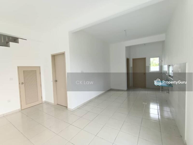 Rumah Teres 2-Tingkat untuk Dijual di Setia Ecohill (Semenyih) - CK Law - Living Room - PropertyGuru.com.my