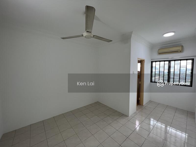 Pangsapuri Indahria untuk Untuk Dijual - RM 280,000, Feb 2026 - Living Room - PropertyGuru.com.my