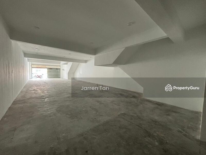 For Rent - Ground Floor Facing Hero Market @ Puteri 1