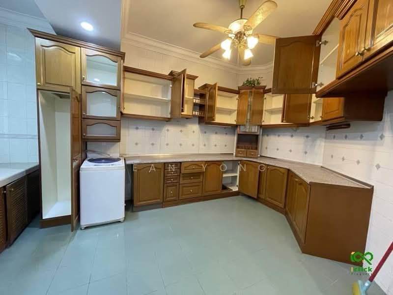 Condominium for Sale at Casa Mila - Sean Yong - Kitchen - PropertyGuru.com.my