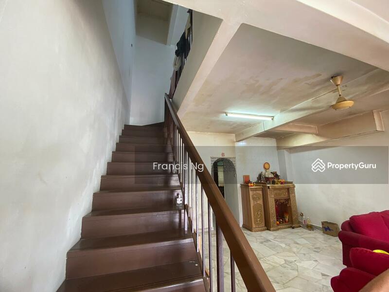 2-storey Terraced House for Sale in Saujana Puchong (Puchong) - Francis Ng - Stairs - PropertyGuru.com.my