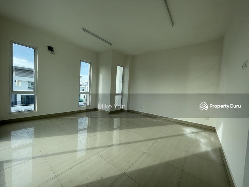 Master Room with Balcony