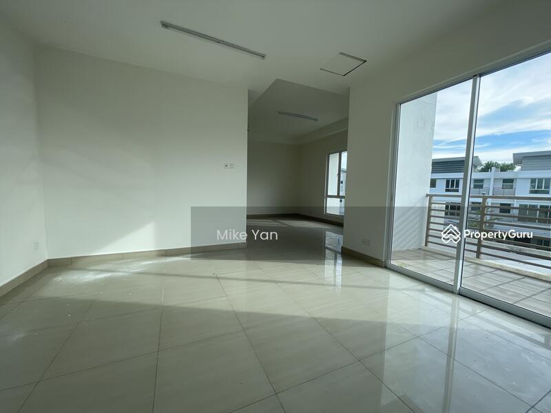 Master Room with Balcony