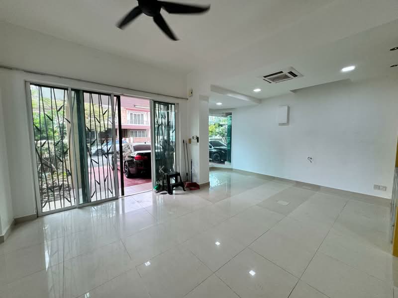 Rumah Teres 2.5 Tingkat untuk Dijual di Sering Ukay (Ampang) - Kin L - Living Room - PropertyGuru.com.my