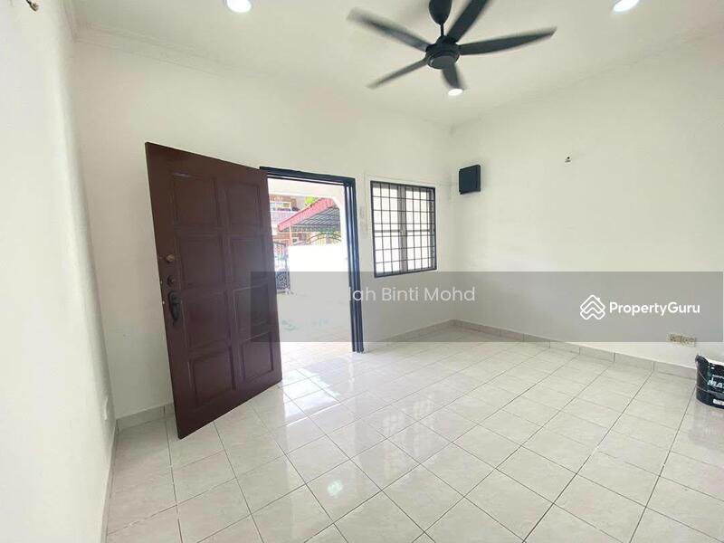 2.5-storey Terraced House for Sale in Gombak (Selangor) - Norfazilah Binti Mohd Saad - Entrance - PropertyGuru.com.my