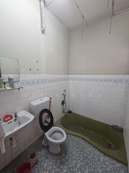 2-storey Terraced House for Sale in Damansara Jaya (Petaling Jaya) - Bryan Wong - Bathroom - PropertyGuru.com.my