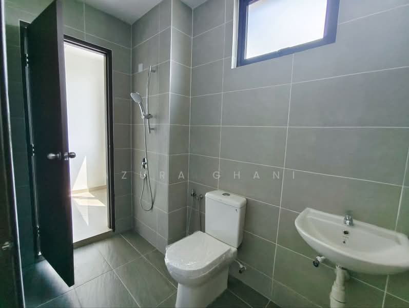 Taman Simpang Empat untuk Untuk Dijual - RM 583,000, Feb 2026 - Bathroom - PropertyGuru.com.my