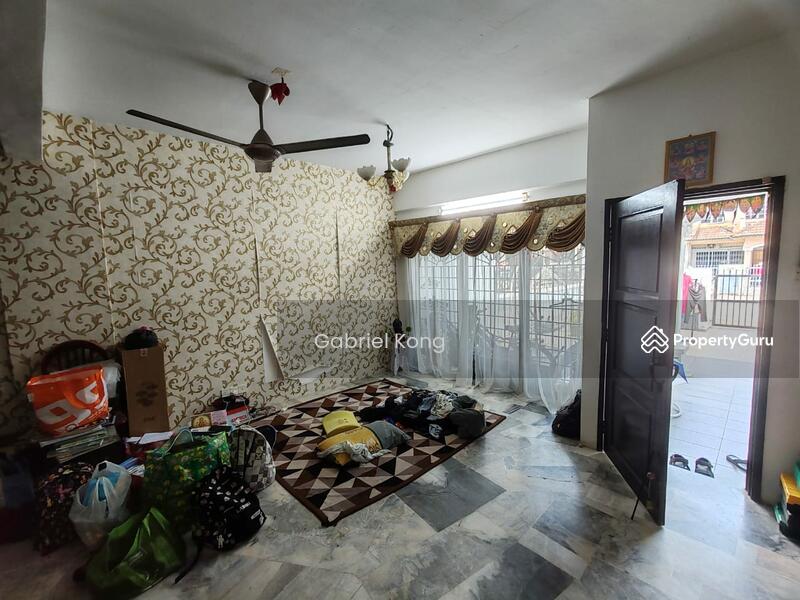 2-storey Terraced House for Sale in TAMAN PUCHONG UTAMA (Puchong) - Gabriel Kong - Living Room - PropertyGuru.com.my