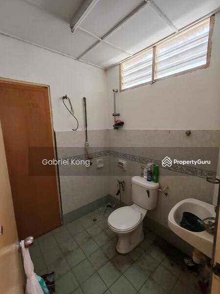 2-storey Terraced House for Sale in TAMAN PUCHONG UTAMA (Puchong) - Gabriel Kong - Bathroom - PropertyGuru.com.my