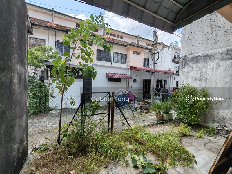 2-storey Terraced House for Sale in TAMAN PUCHONG UTAMA (Puchong) - Gabriel Kong - Garden - PropertyGuru.com.my