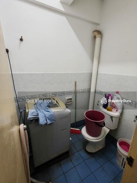2-storey Terraced House for Sale in TAMAN PUCHONG UTAMA (Puchong) - Gabriel Kong - Bathroom - PropertyGuru.com.my