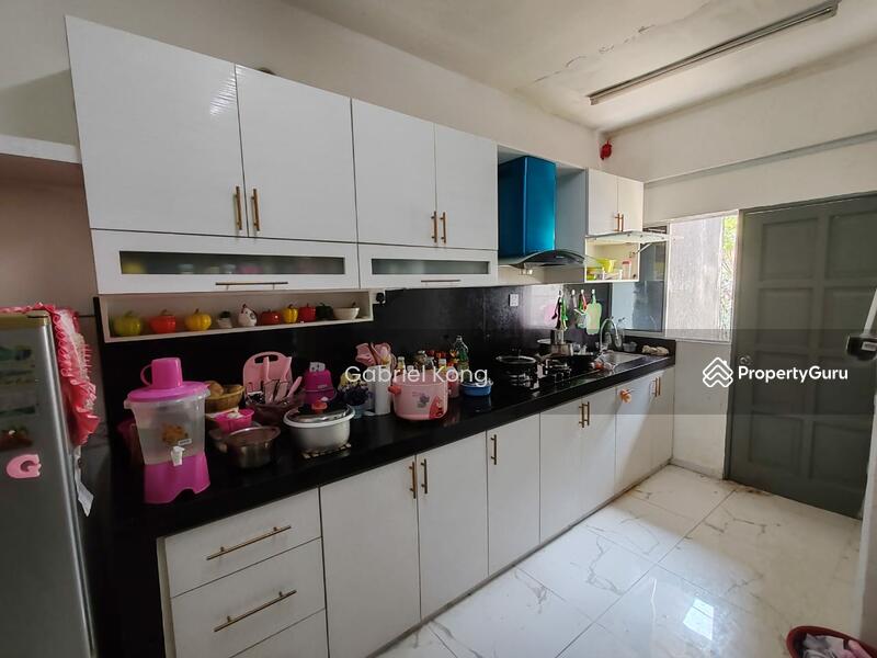 2-storey Terraced House for Sale in TAMAN PUCHONG UTAMA (Puchong) - Gabriel Kong - Kitchen - PropertyGuru.com.my