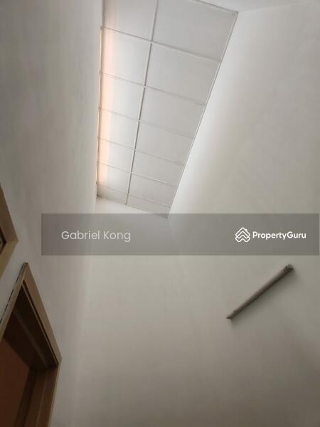 2-storey Terraced House for Sale in TAMAN PUCHONG UTAMA (Puchong) - Gabriel Kong - Corridor - PropertyGuru.com.my