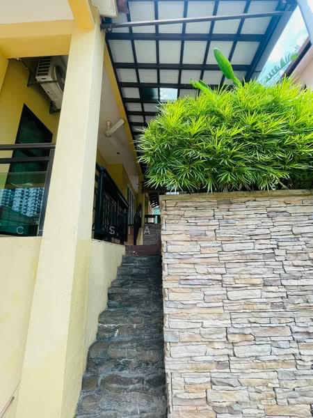 Rumah Berkembar untuk Dijual di Bukit Beruang (Bukit Baru) - Chin Siang Fong - Stairs - PropertyGuru.com.my