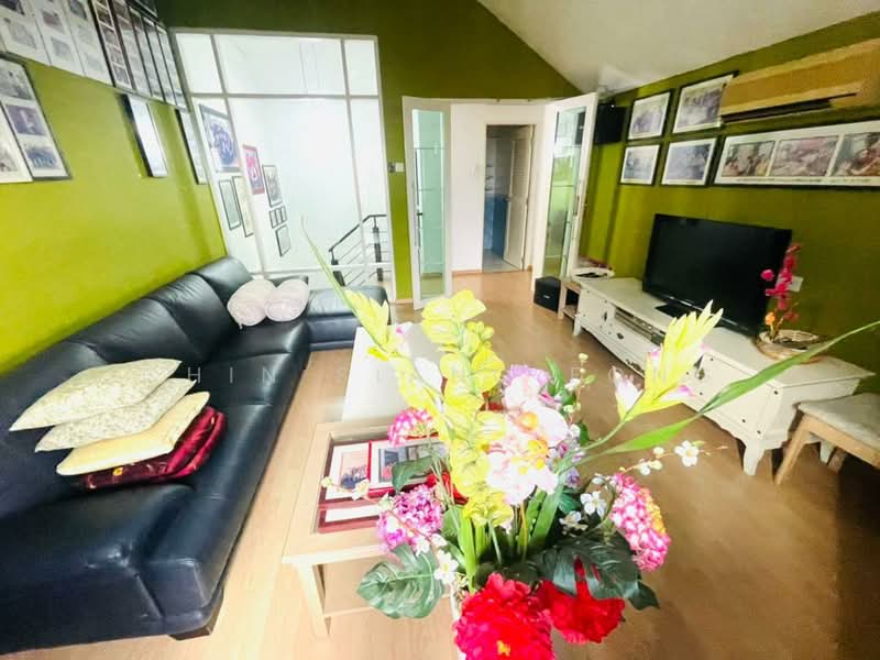 Rumah Berkembar untuk Dijual di Bukit Beruang (Bukit Baru) - Chin Siang Fong - Living Room - PropertyGuru.com.my