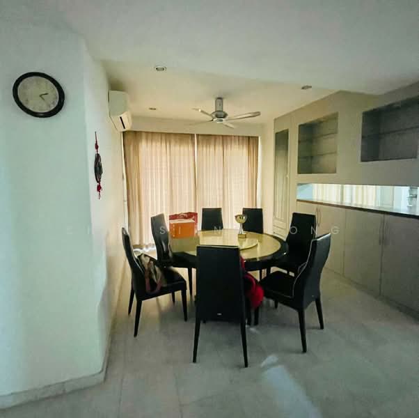 Rumah Berkembar untuk Dijual di Bukit Beruang (Bukit Baru) - Chin Siang Fong - Dining Room - PropertyGuru.com.my