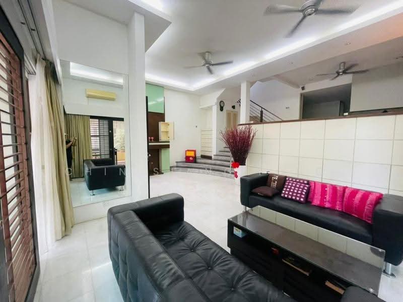 Rumah Berkembar untuk Dijual di Bukit Beruang (Bukit Baru) - Chin Siang Fong - Living Room - PropertyGuru.com.my