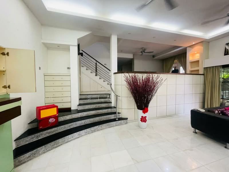Rumah Berkembar untuk Dijual di Bukit Beruang (Bukit Baru) - Chin Siang Fong - Living Room - PropertyGuru.com.my