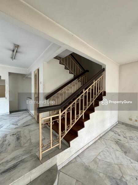 Rumah Teres 2-Tingkat untuk Dijual di Usj 20 (Subang Jaya) - Edmund Lee - Stairs - PropertyGuru.com.my