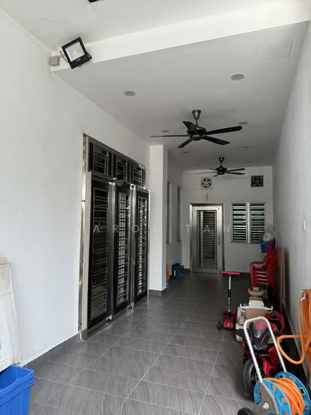 Cluster House for Sale in Bandar Kulai (Kulai) - Carol Tan - Corridor - PropertyGuru.com.my