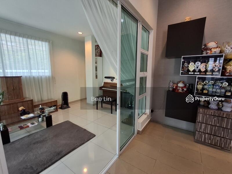 2nd living room