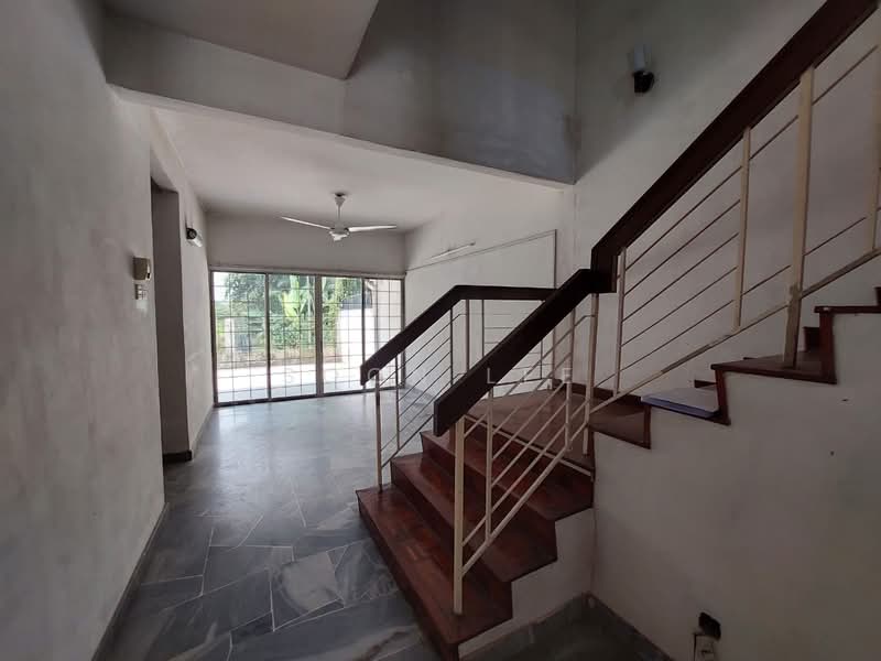 Rumah Teres untuk Dijual di Bandar Utama 1 (Bandar Utama) - Sandra Wang - Stairs - PropertyGuru.com.my