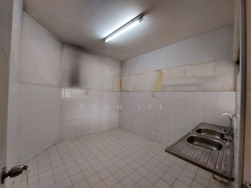 Rumah Teres untuk Dijual di Bandar Utama 1 (Bandar Utama) - Sandra Wang - Kitchen - PropertyGuru.com.my