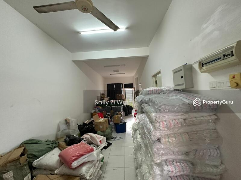 1-storey Terraced House for Sale in Johor Bahru (Johor) - Sally Zi Wei - Hallway - PropertyGuru.com.my
