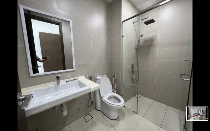 Servis Apartment untuk Dijual di Green Haven - Rynn Lim - Master Bathroom - PropertyGuru.com.my