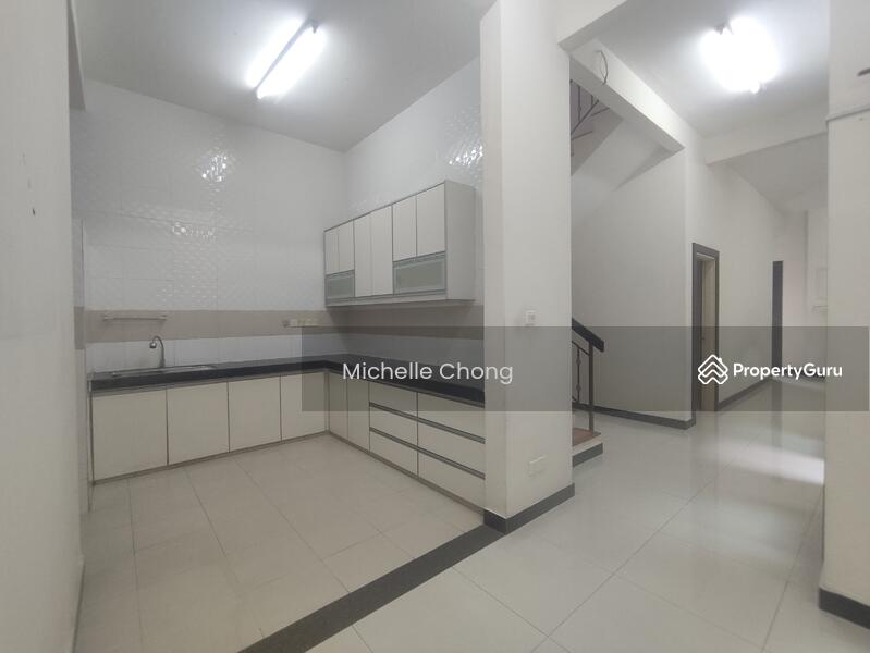 Dry Kitchen