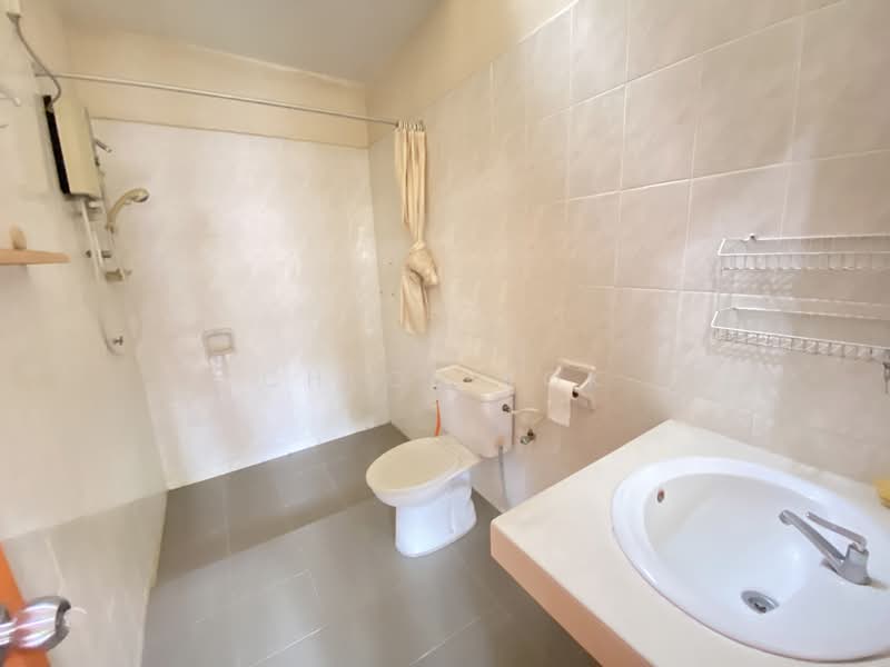 2-storey Terraced House for Sale in Taman Sri Putra Mas (Sungai Buloh) - Chloe Kok - Bathroom - PropertyGuru.com.my