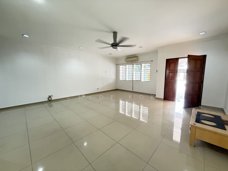 2-storey Terraced House for Sale in Taman Sri Putra Mas (Sungai Buloh) - Chloe Kok - Living Room - PropertyGuru.com.my