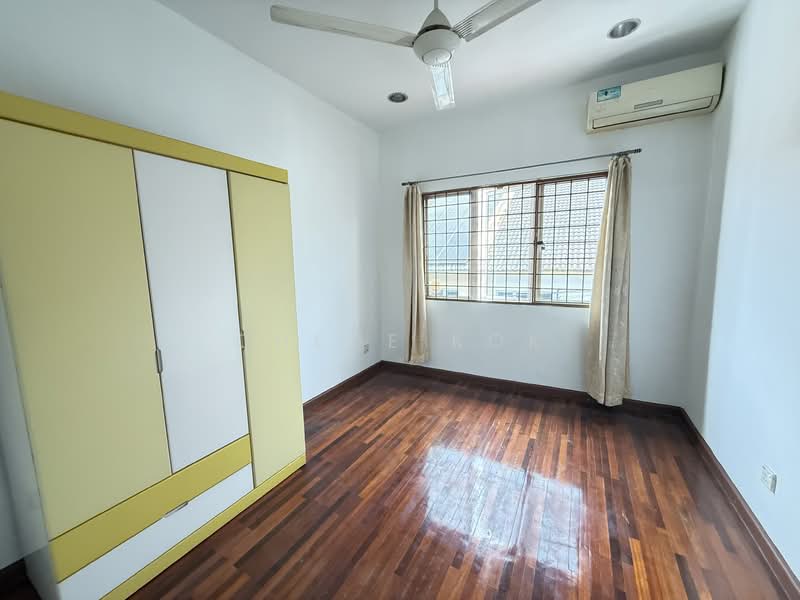 2-storey Terraced House for Sale in Taman Sri Putra Mas (Sungai Buloh) - Chloe Kok - Bedroom - PropertyGuru.com.my