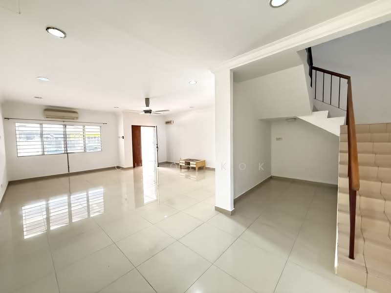 2-storey Terraced House for Sale in Taman Sri Putra Mas (Sungai Buloh) - Chloe Kok - Living Room - PropertyGuru.com.my