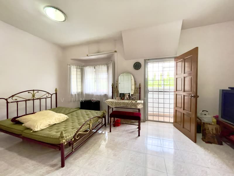 Rumah Teres 2 Tingkat untuk Dijual di Ampang (Kuala Lumpur) - Vincent Tai - Master Bedroom - PropertyGuru.com.my