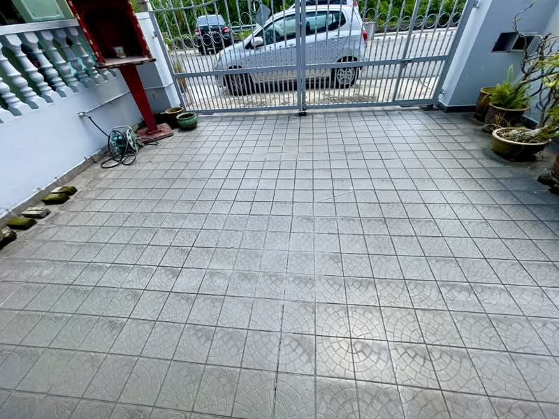 Rumah Teres 2 Tingkat untuk Dijual di Ampang (Kuala Lumpur) - Vincent Tai - Car Porch - PropertyGuru.com.my