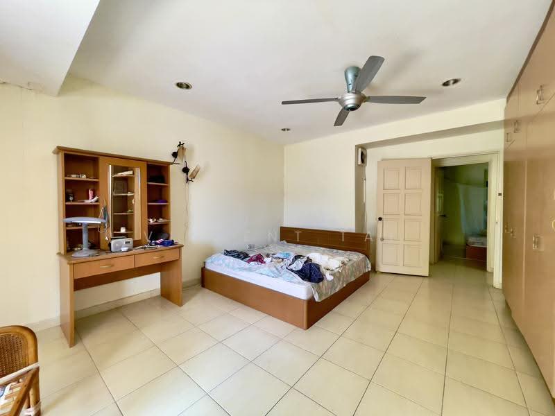 Rumah Teres 2-Tingkat untuk Dijual di Taman Pandan Indah (Pandan Indah) - Vincent Tai - Master Bedroom - PropertyGuru.com.my
