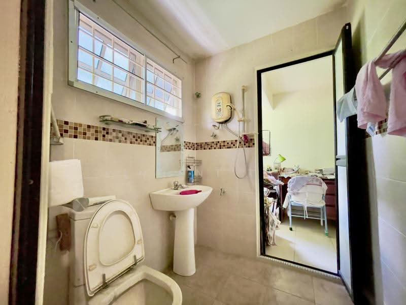 Rumah Teres 2-Tingkat untuk Dijual di Taman Pandan Indah (Pandan Indah) - Vincent Tai - Bathroom - PropertyGuru.com.my