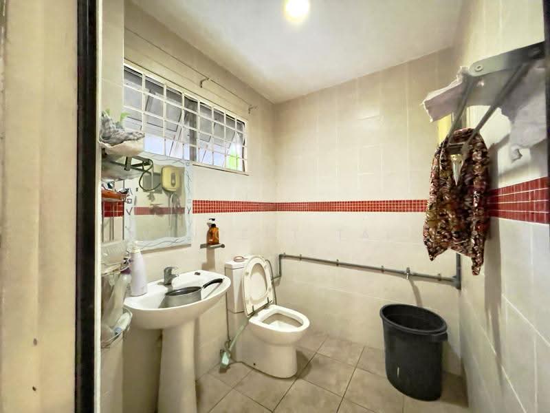 Rumah Teres 2-Tingkat untuk Dijual di Taman Pandan Indah (Pandan Indah) - Vincent Tai - Bathroom - PropertyGuru.com.my