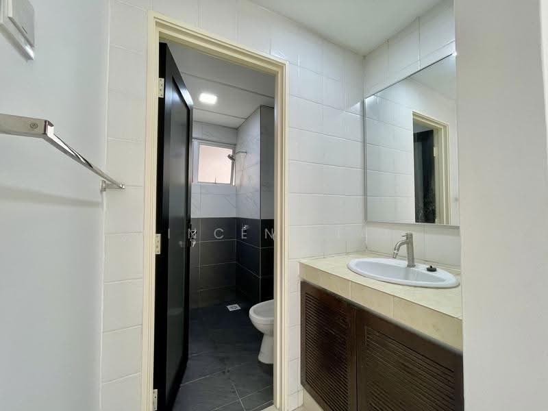 Condominium for Sale at Endah Puri - Vincent Tai - Master Bathroom - PropertyGuru.com.my