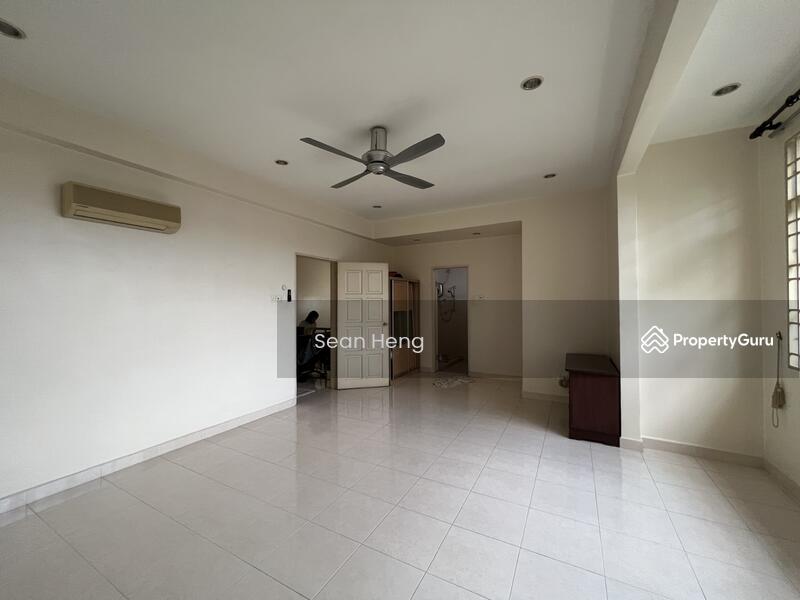 Rumah Berkembar untuk Dijual di Bukit Kecil (Bukit Mertajam) - Sean Heng - Living Room - PropertyGuru.com.my