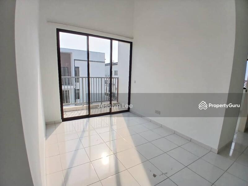 2nd Family Hall with Balcony
