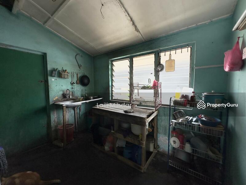 Taman Sri Nanding Hulu Langat Single Storey Terrace House For Sale untuk Untuk Dijual - RM 190,000, Apr 2026 - Kitchen - PropertyGuru.com.my