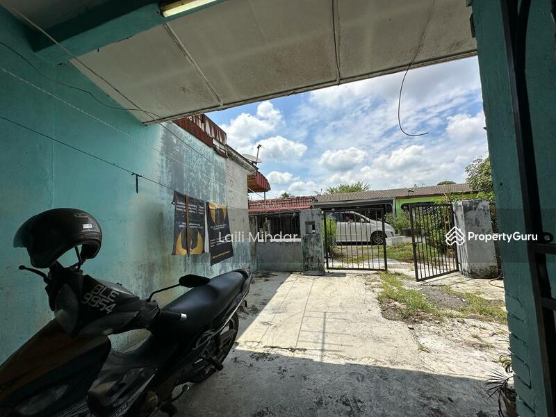 Taman Sri Nanding Hulu Langat Single Storey Terrace House For Sale untuk Untuk Dijual - RM 190,000, Apr 2026 - Car Park - PropertyGuru.com.my