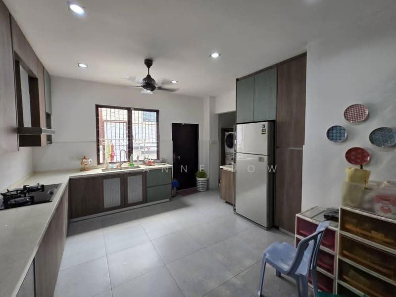 2-storey Terraced House for Sale in Alam Impian (Shah Alam) - Joanne Low - Kitchen - PropertyGuru.com.my
