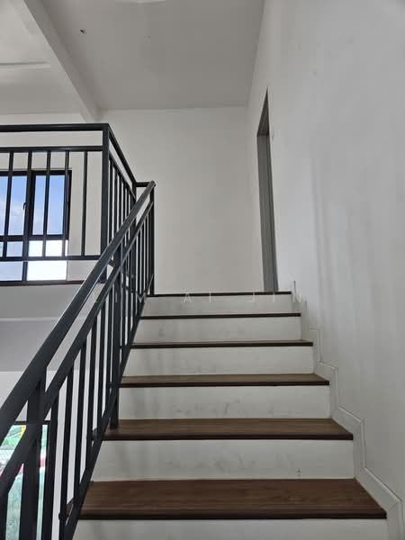 2-storey Terraced House for Sale in Petaling Jaya (Selangor) - Lim Ai Jin - Stairs - PropertyGuru.com.my