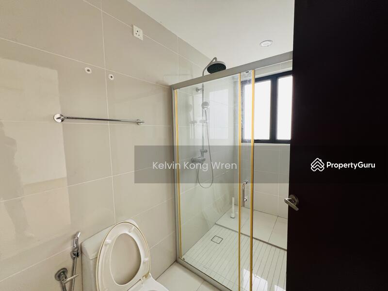 Condominium for Sale at Kings Bay @ Country Garden Danga Bay - Kelvin Kong Wren - Bathroom - PropertyGuru.com.my